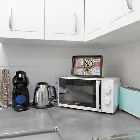 Blue Waves - Free Parking *