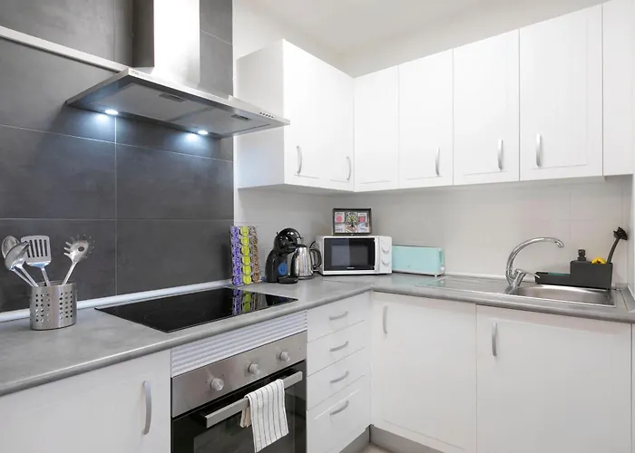 Blue Waves - Free Parking El Médano