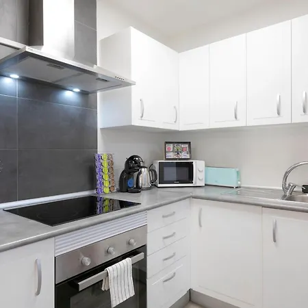 Blue Waves - Free Parking El Médano