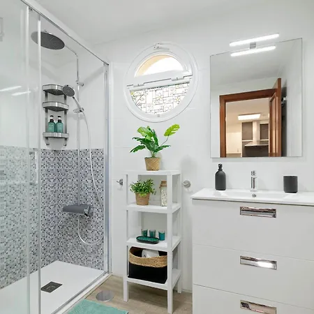 Blue Waves - Free Parking Apartment *