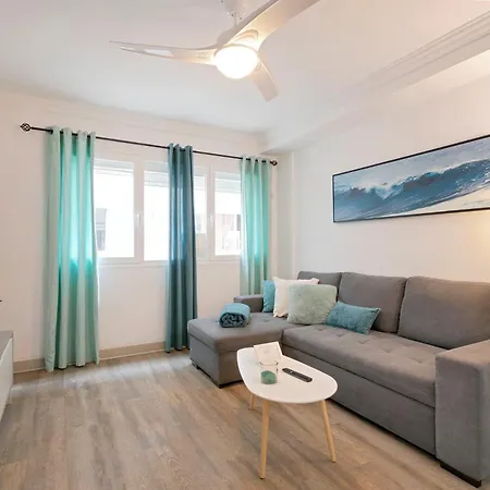 Blue Waves - Free Parking Daire